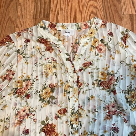 Gorgeous Floral Sheer Blouse, front tie - Picture 4 of 8